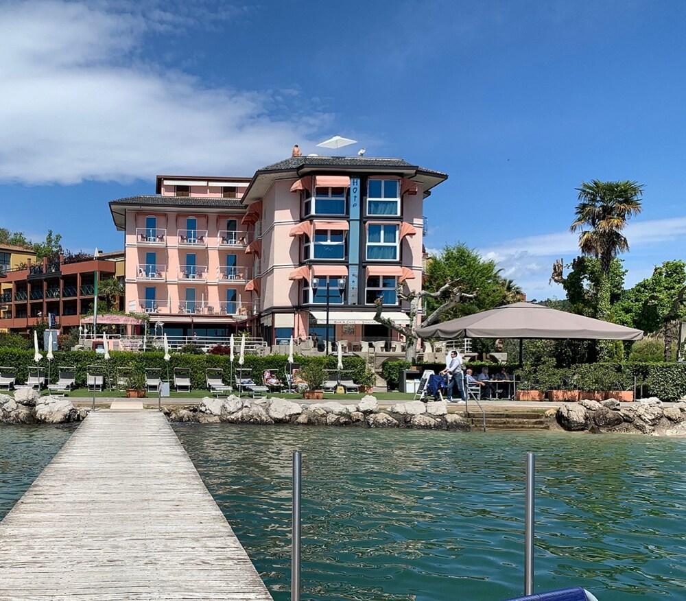 Kriss Internazionale Hotel Bardolino Exterior photo