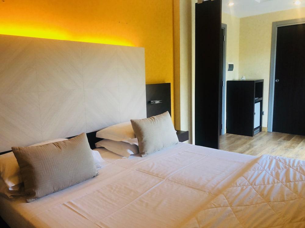 Kriss Internazionale Hotel Bardolino Exterior photo