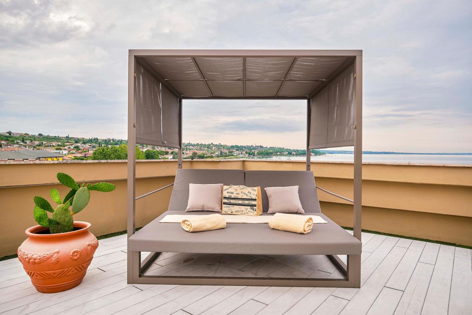 Kriss Internazionale Hotel Bardolino Exterior photo